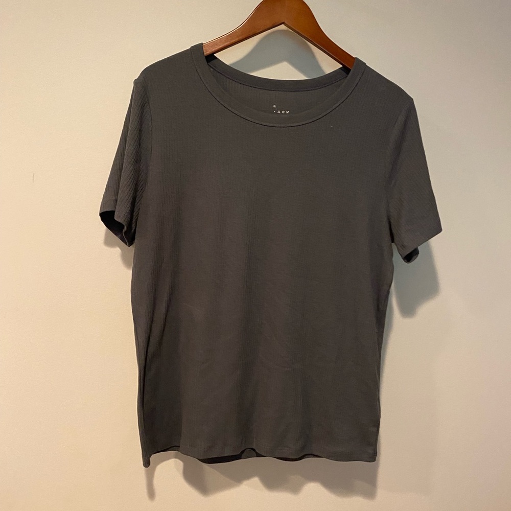 short sleeve gray ribbed shirt Women’s Size large